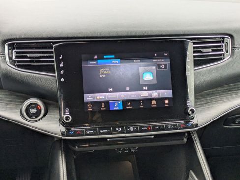 Used 2024 Jeep Wagoneer Series II w/ Flexible Seating Group image 17