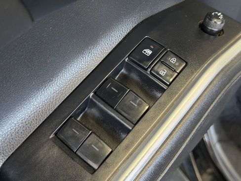 Certified 2020 Toyota Highlander XLE AWD/4WD image 19