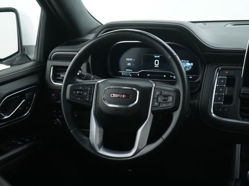 Used 2023 GMC Yukon XL SLT image 15