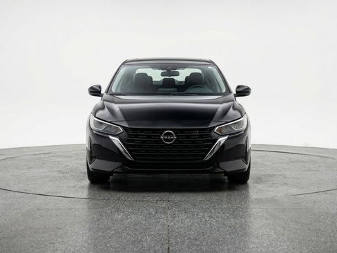 Used 2025 Nissan Sentra SV FWD image 2
