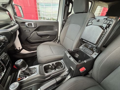 Used 2023 Jeep Wrangler Unlimited Sport AWD/4WD image 27