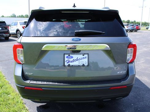 Used 2024 Ford Explorer XLT AWD/4WD image 9