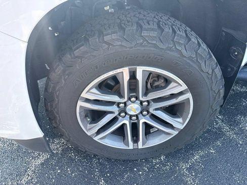 Used 2021 Chevrolet Colorado W/T w/ Custom Special Edition AWD/4WD image 2