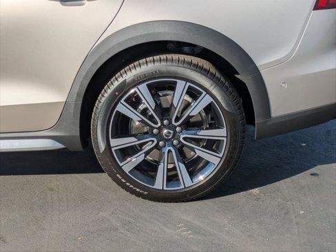 New 2026 Volvo V60 B5 Cross Country Ultra w/ Climate Package image 6