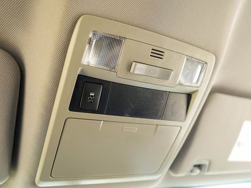 Used 2017 Toyota Tacoma SR image 27