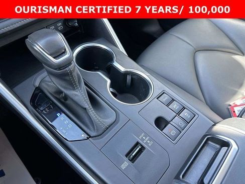 Used 2023 Toyota Highlander XLE image 28