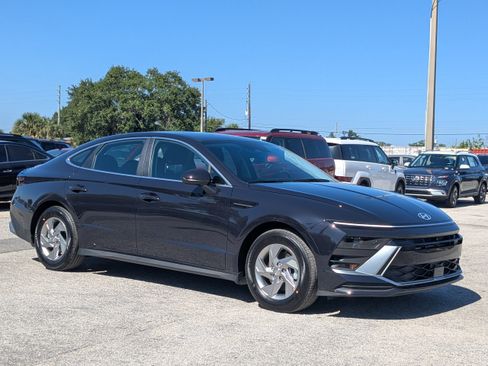 Used 2026 Hyundai Sonata SE FWD image 2