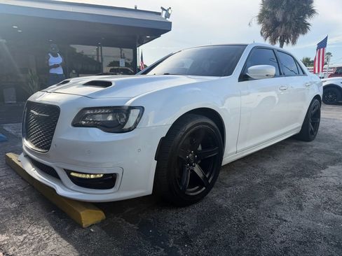 Used 2021 Chrysler 300 S w/ S Model Appearance Package RWD image 9