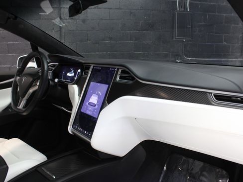 Used 2017 Tesla Model X 100D image 57