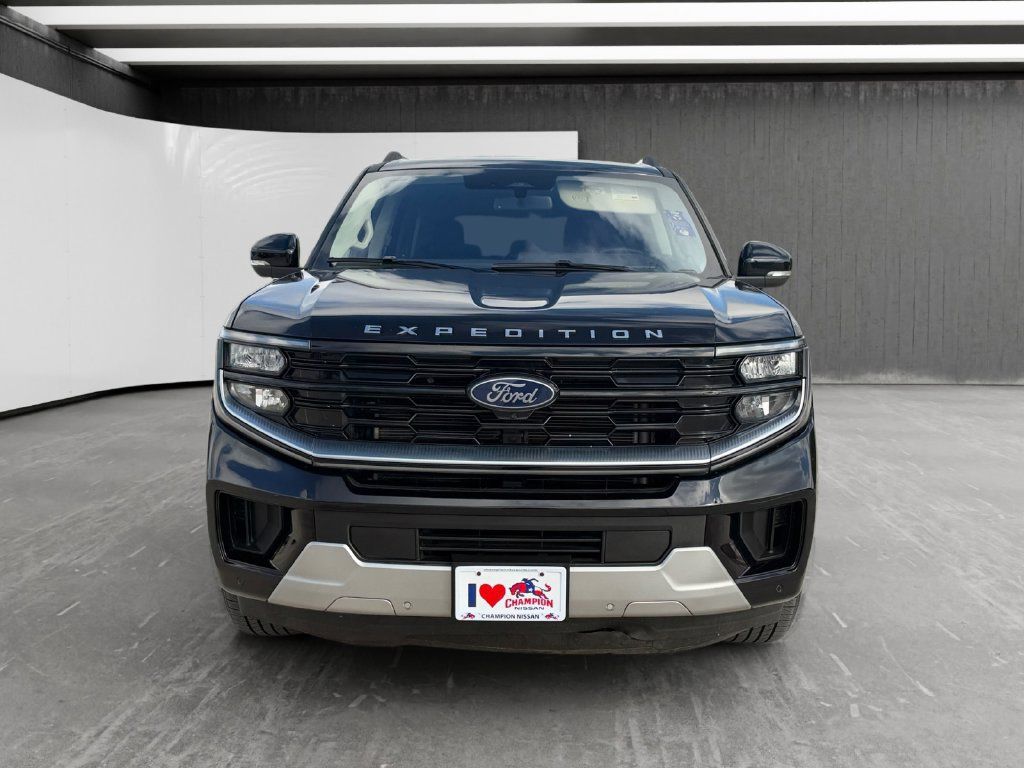 Used 2025 Ford Expedition Platinum AWD/4WD image 8