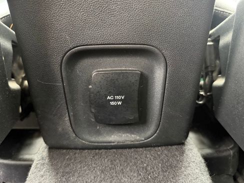 Used 2020 Ford Escape Titanium w/ Titanium Premium Package 2.0 AWD/4WD image 17