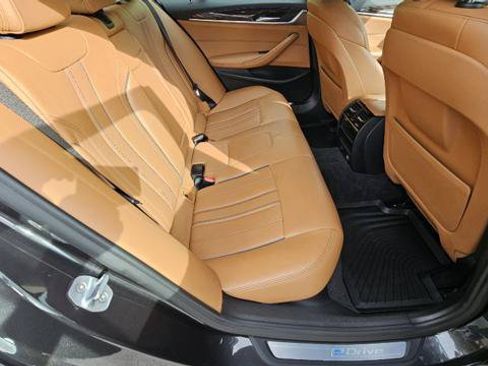 Used 2019 BMW 530e xDrive w/ Convenience Package AWD/4WD image 37