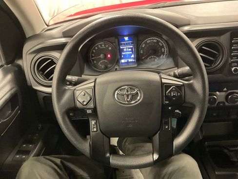 Used 2022 Toyota Tacoma SR image 4