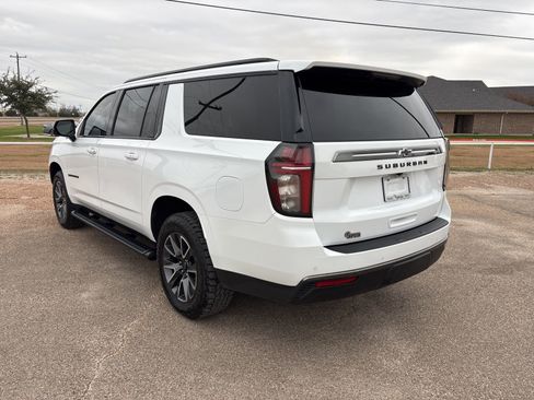 Used 2022 Chevrolet Suburban Z71 w/ Luxury Package image 3