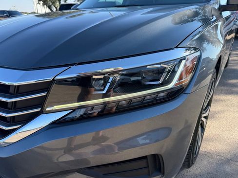 Used 2021 Volkswagen Passat 2.0T SE image 10