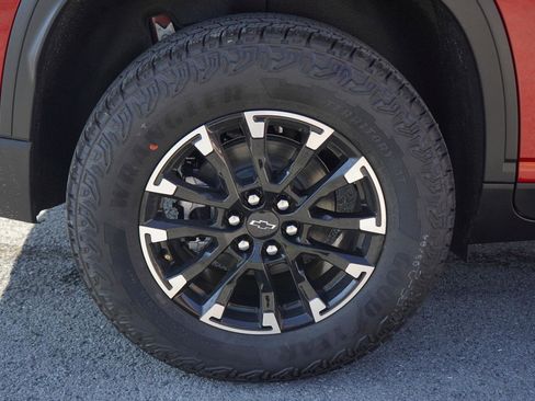 New 2026 Chevrolet Traverse Z71 w/ Enhanced Driving Package image 12