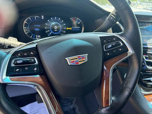 Used 2016 Cadillac Escalade ESV Premium image 8