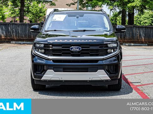 Used 2025 Ford Expedition Platinum AWD/4WD image 11