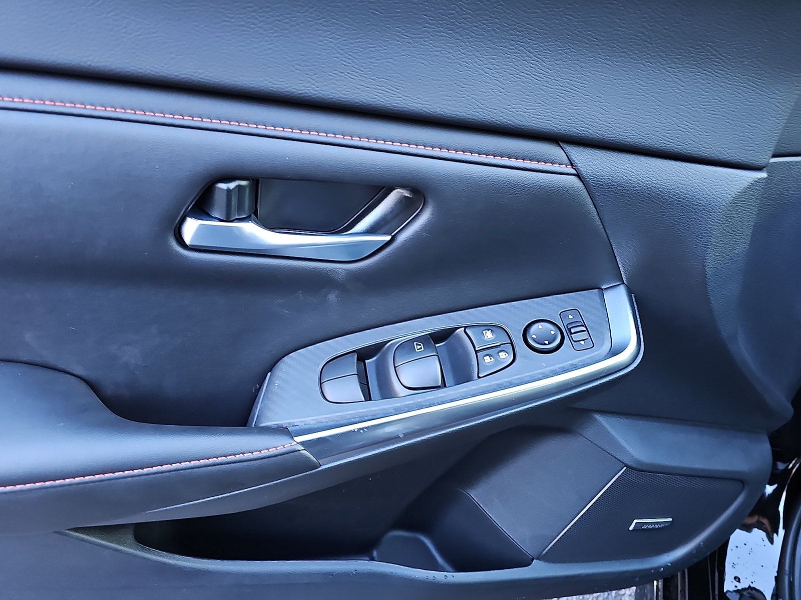 Used 2025 Nissan Sentra SR w/ SR Premium Package FWD image 14