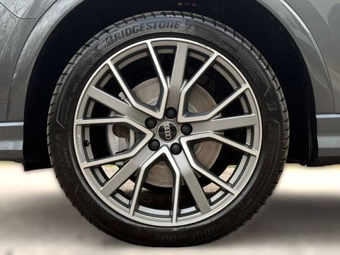 Certified 2025 Audi Q3 2.0T Premium Plus w/ Premium Plus Package image 12