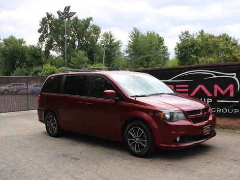 Used 2019 Dodge Grand Caravan GT FWD image 4