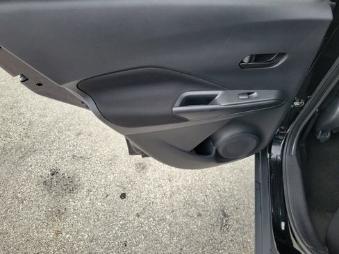 Certified 2022 Nissan Kicks S FWD image 17