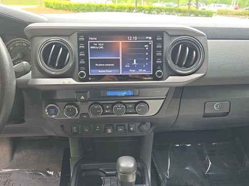 Used 2021 Toyota Tacoma TRD Sport w/ Technology Package AWD/4WD image 19