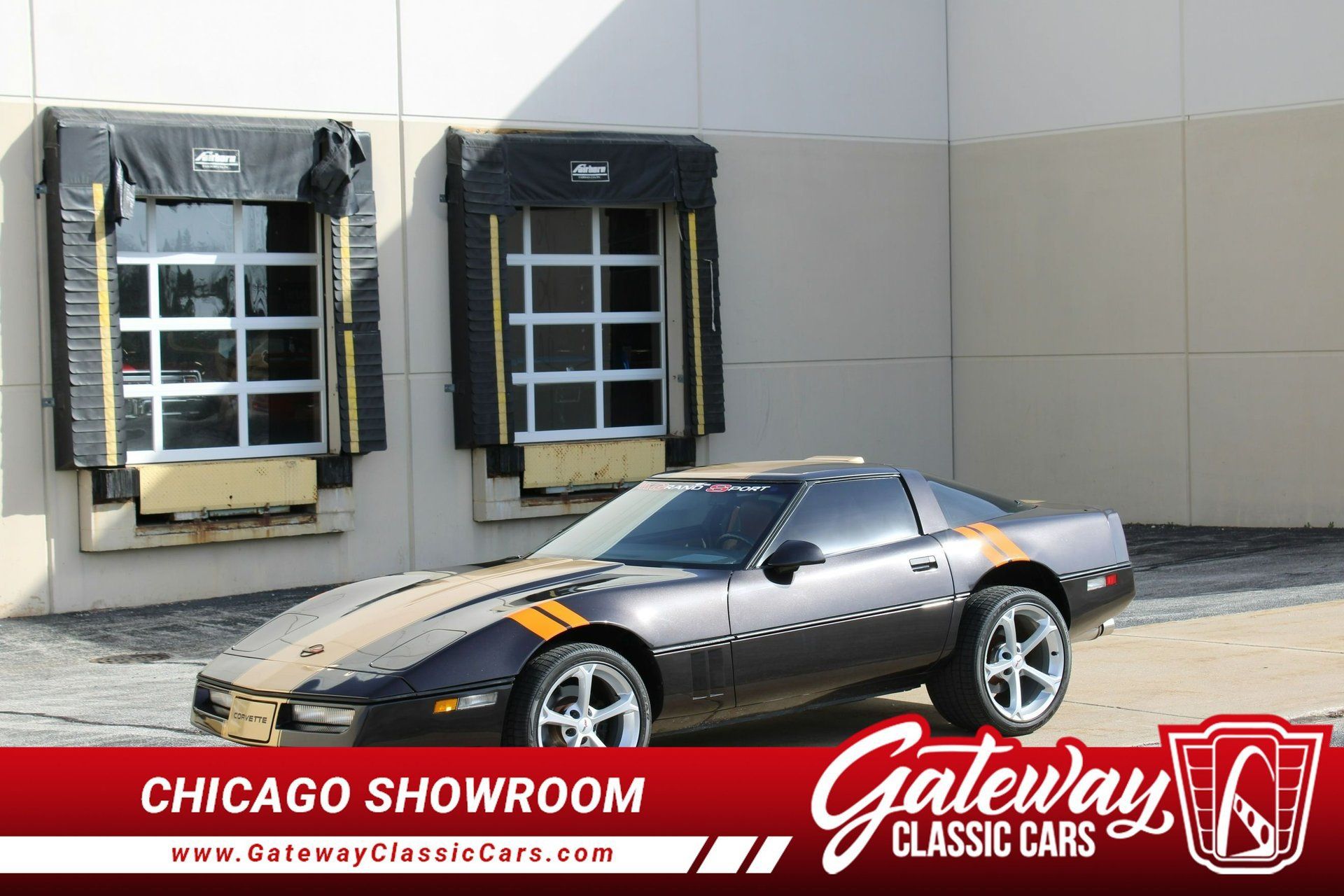 Used 1988 Chevrolet Corvette Coupe RWD image 2