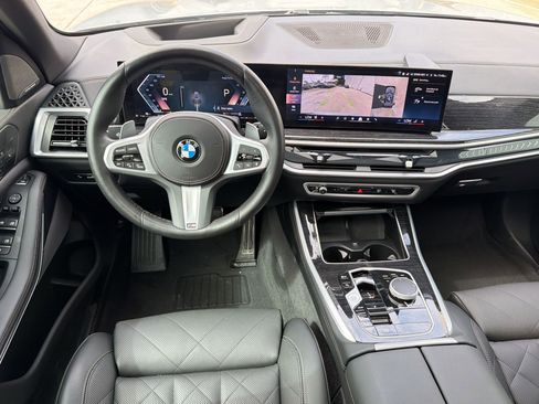 Used 2025 BMW X5 xDrive40i w/ M Sport Package image 28