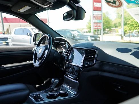 Used 2022 Jeep Grand Cherokee Laredo X AWD/4WD image 14
