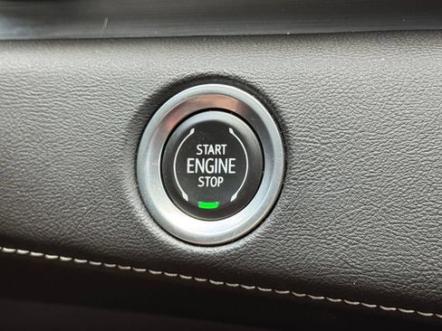 Certified 2022 Cadillac Escalade ESV Premium Luxury AWD/4WD image 25