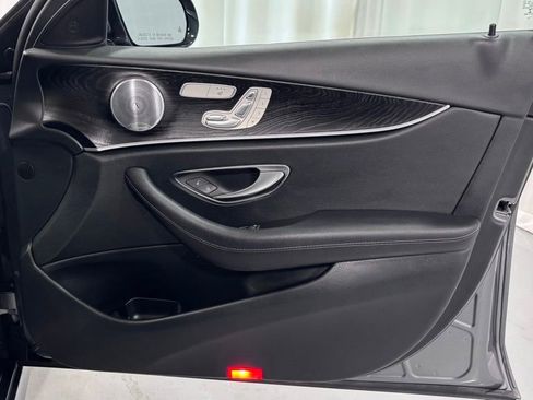 Used 2019 Mercedes-Benz E 300 4MATIC image 20