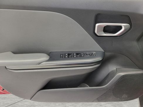 Used 2025 Kia K4 FWD image 25