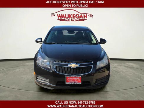 Used 2012 Chevrolet Cruze LT FWD image 2