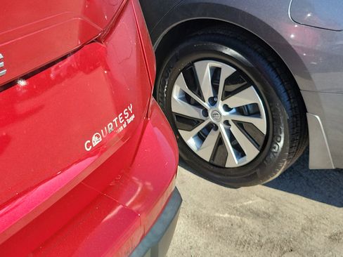 Certified 2025 Nissan Rogue S image 9