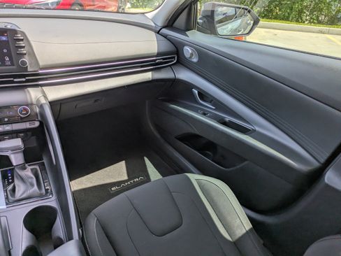 Used 2023 Hyundai Elantra SEL FWD image 15