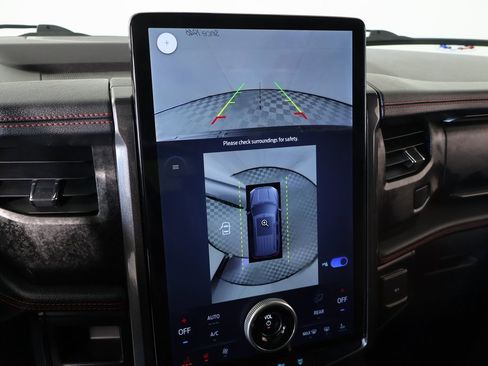 Used 2022 Ford Expedition Max Limited image 6