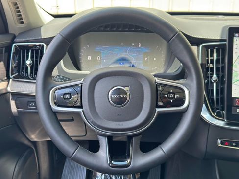 Used 2025 Volvo XC90 B5 Ultra w/ Protection Package Premier AWD/4WD image 22