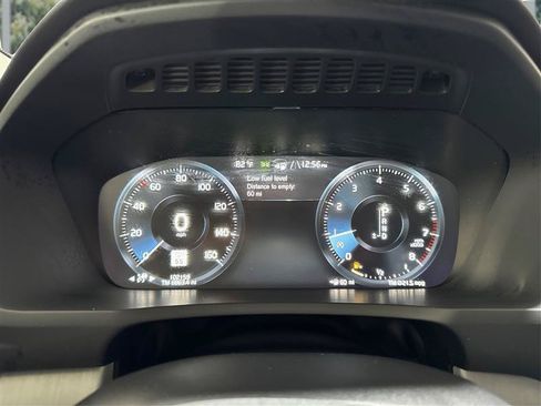 Used 2022 Volvo XC90 T5 Momentum AWD/4WD image 17