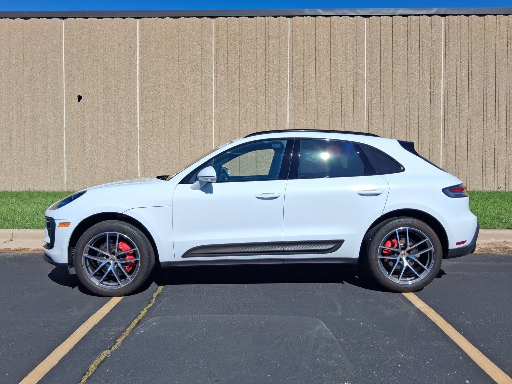 Certified 2024 Porsche Macan S AWD/4WD image 26