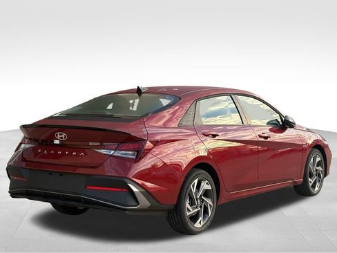 New 2025 Hyundai Elantra Sport image 4