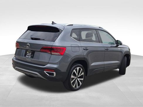 Used 2024 Volkswagen Taos SE FWD image 10