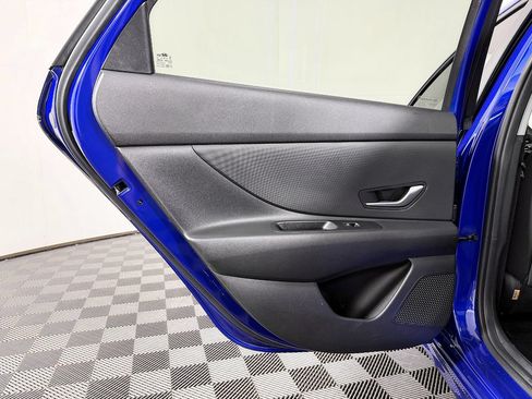 Used 2023 Hyundai Elantra SEL FWD image 31