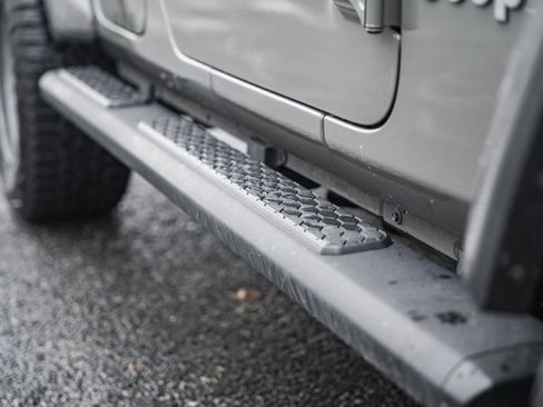 Used 2018 Jeep Wrangler Unlimited Sahara w/ Dual Top Group image 17