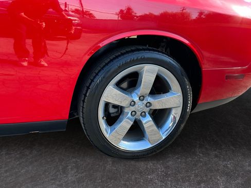 Used 2010 Dodge Challenger R/T w/ Sound Group RWD image 9