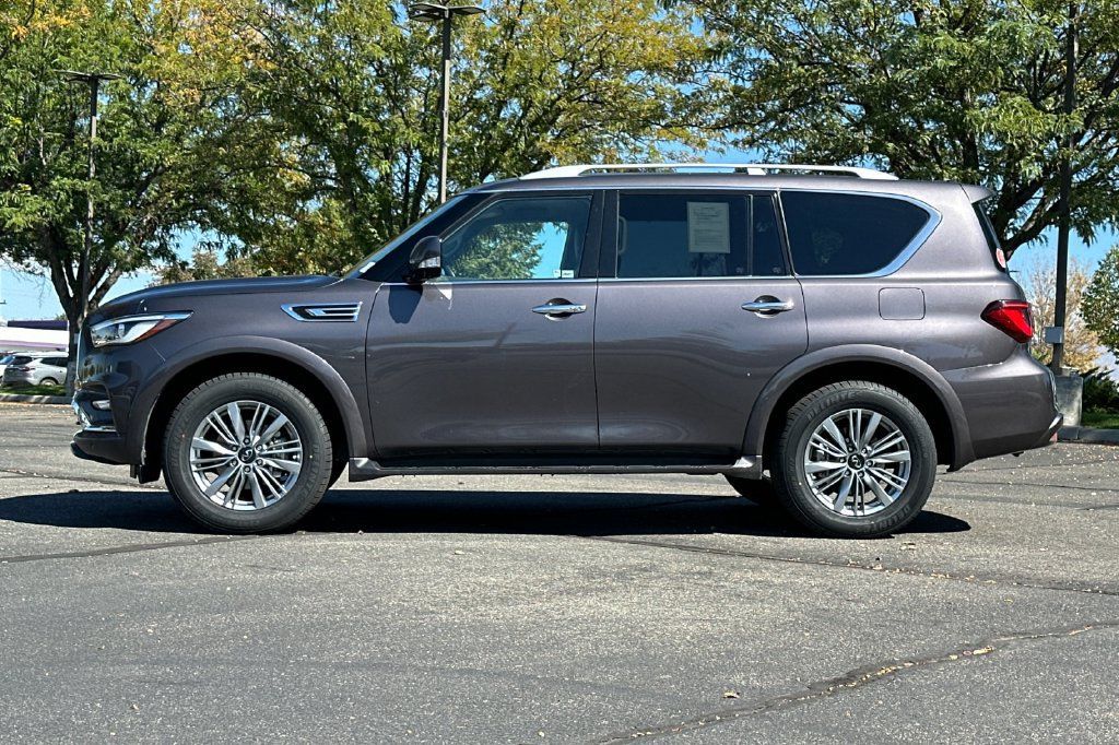 Used 2022 INFINITI QX80 Luxe w/ Cargo Package AWD/4WD image 10