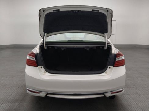 Used 2016 Honda Accord EX-L image 29