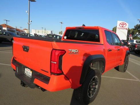 Certified 2024 Toyota Tacoma TRD Off-Road image 12
