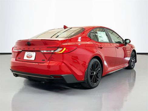 New 2026 Toyota Camry SE image 4