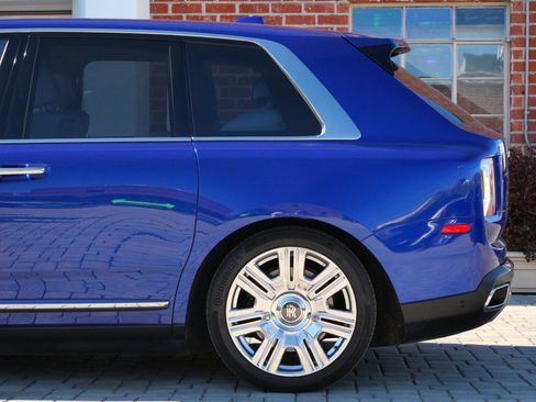 Used 2023 Rolls-Royce Cullinan image 31